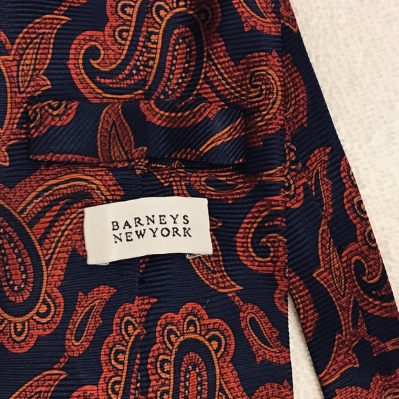 “BARNEY’S NEW YORK” Handmade SILK tie from Italy. - Picture 2 of 5